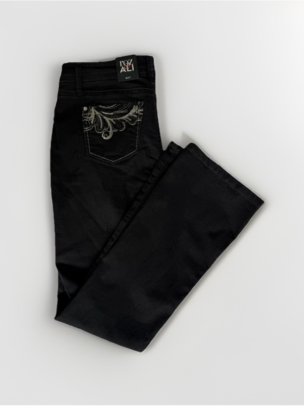 Roz & Ali Womens 8 Black Bootcut Jeans NWT Dressbarn Embroidered Pocket Flared